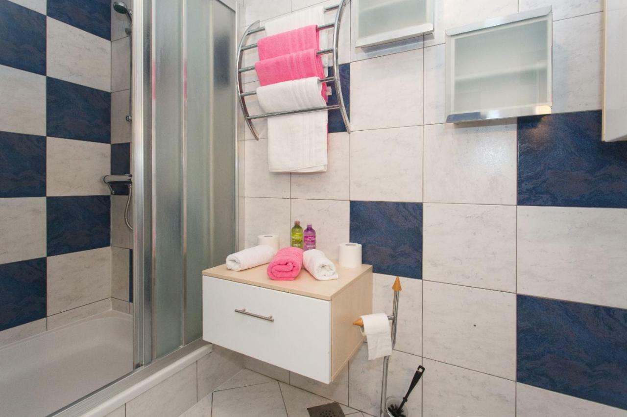 Apartmani Luis Kaštela Exterior foto