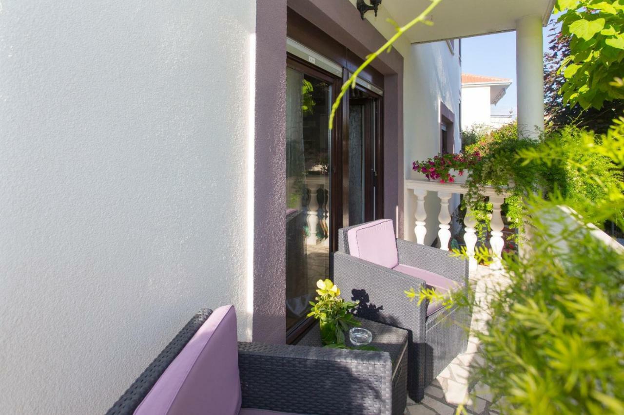 Apartmani Luis Kaštela Exterior foto