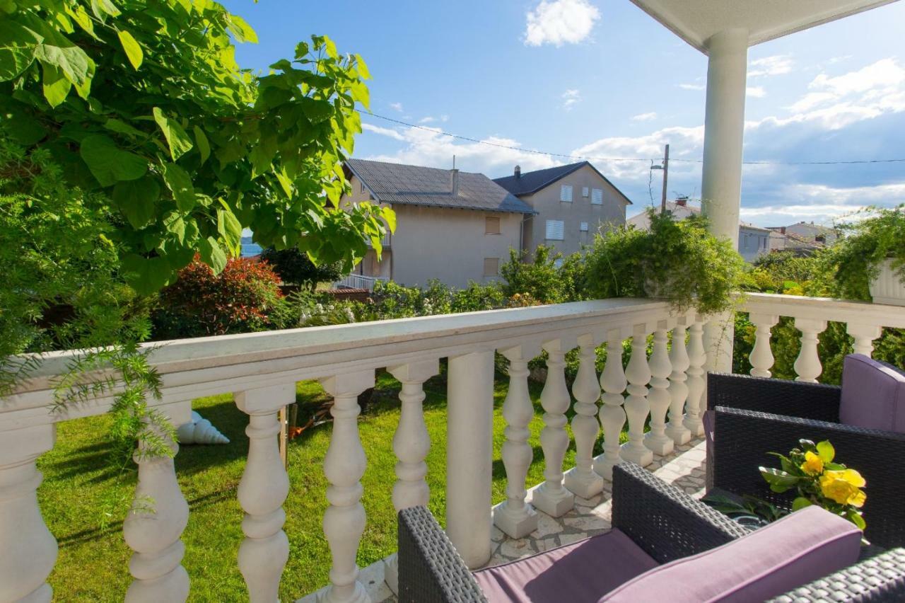Apartmani Luis Kaštela Exterior foto