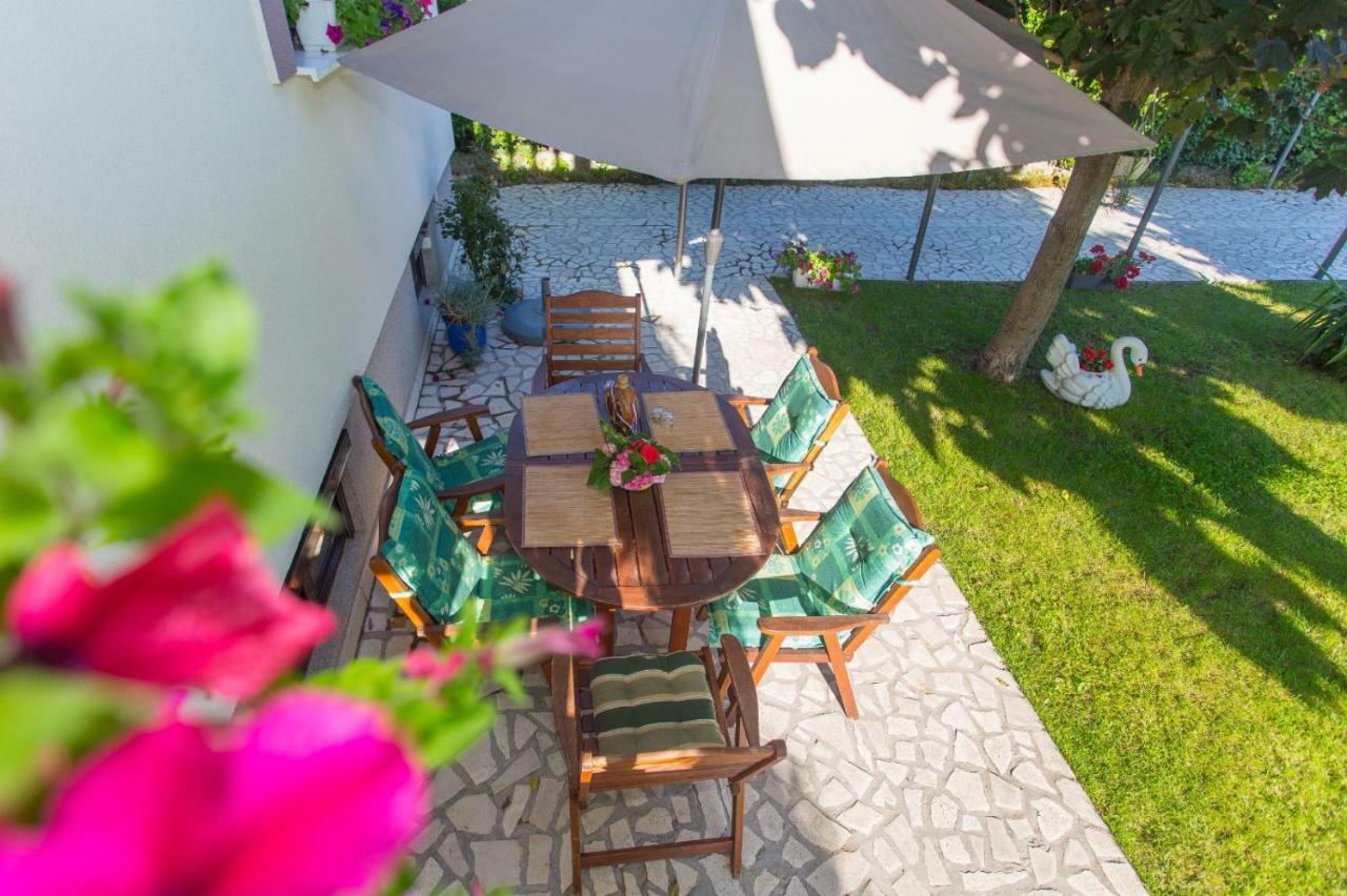 Apartmani Luis Kaštela Exterior foto